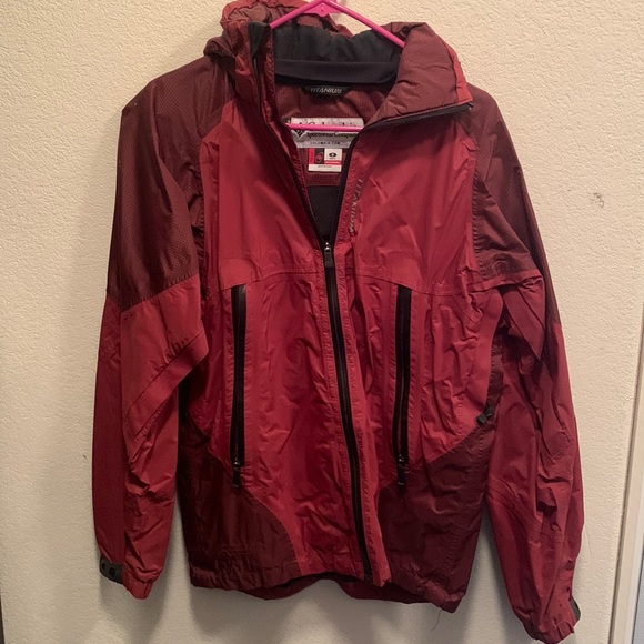 Columbia Titanium Men's Interchange Jacket Size small Red/maroon